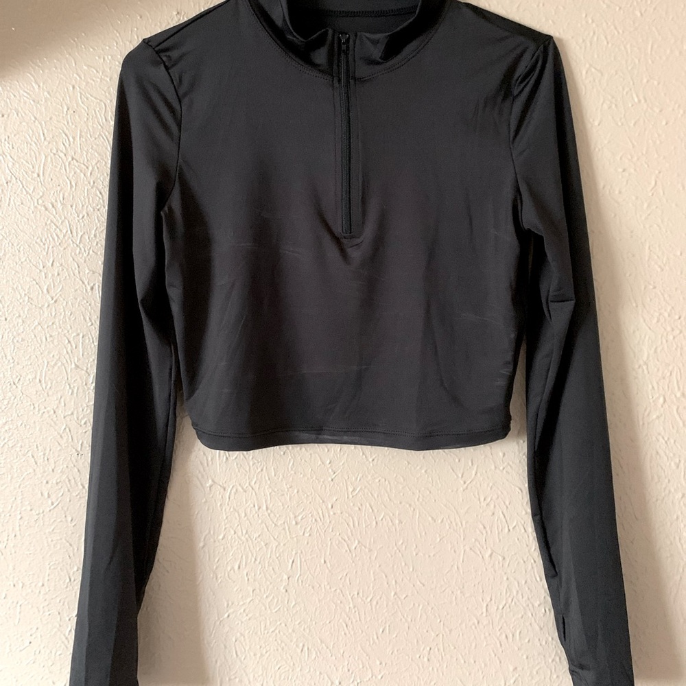 Black workout top